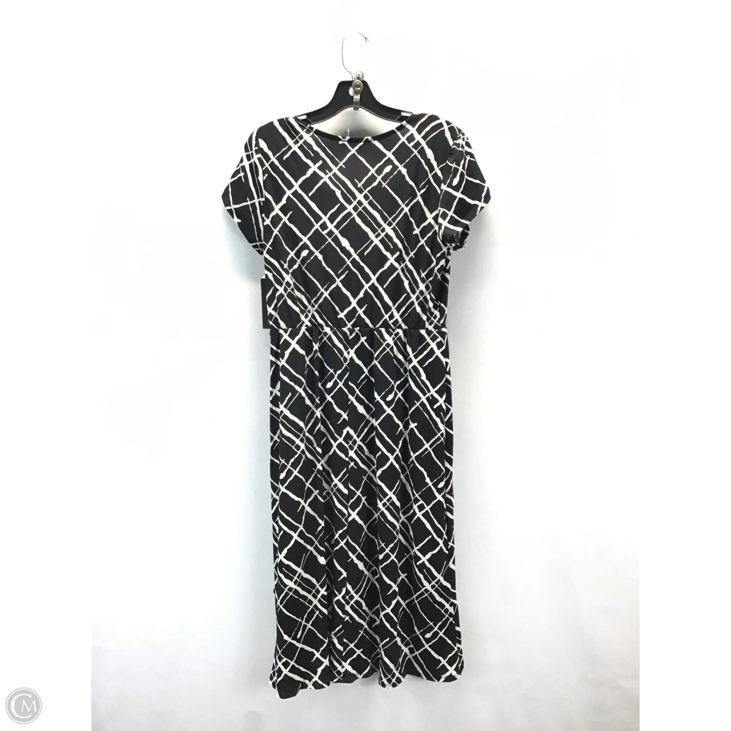 Dress Casual Midi By Clothes Mentor In Black & White, Size: M