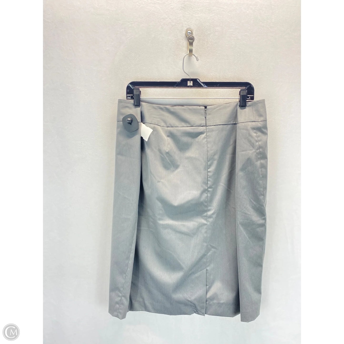 Skirt Midi By Clothes Mentor In Grey, Size: 24