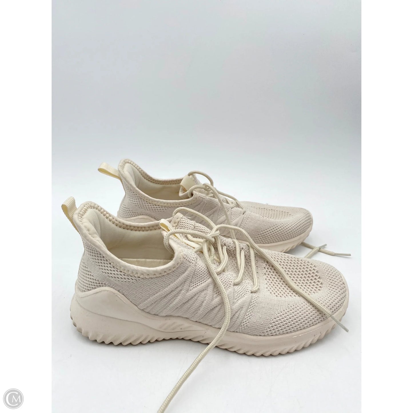 Shoes Sneakers By Clothes Mentor In Beige, Size: 7.5