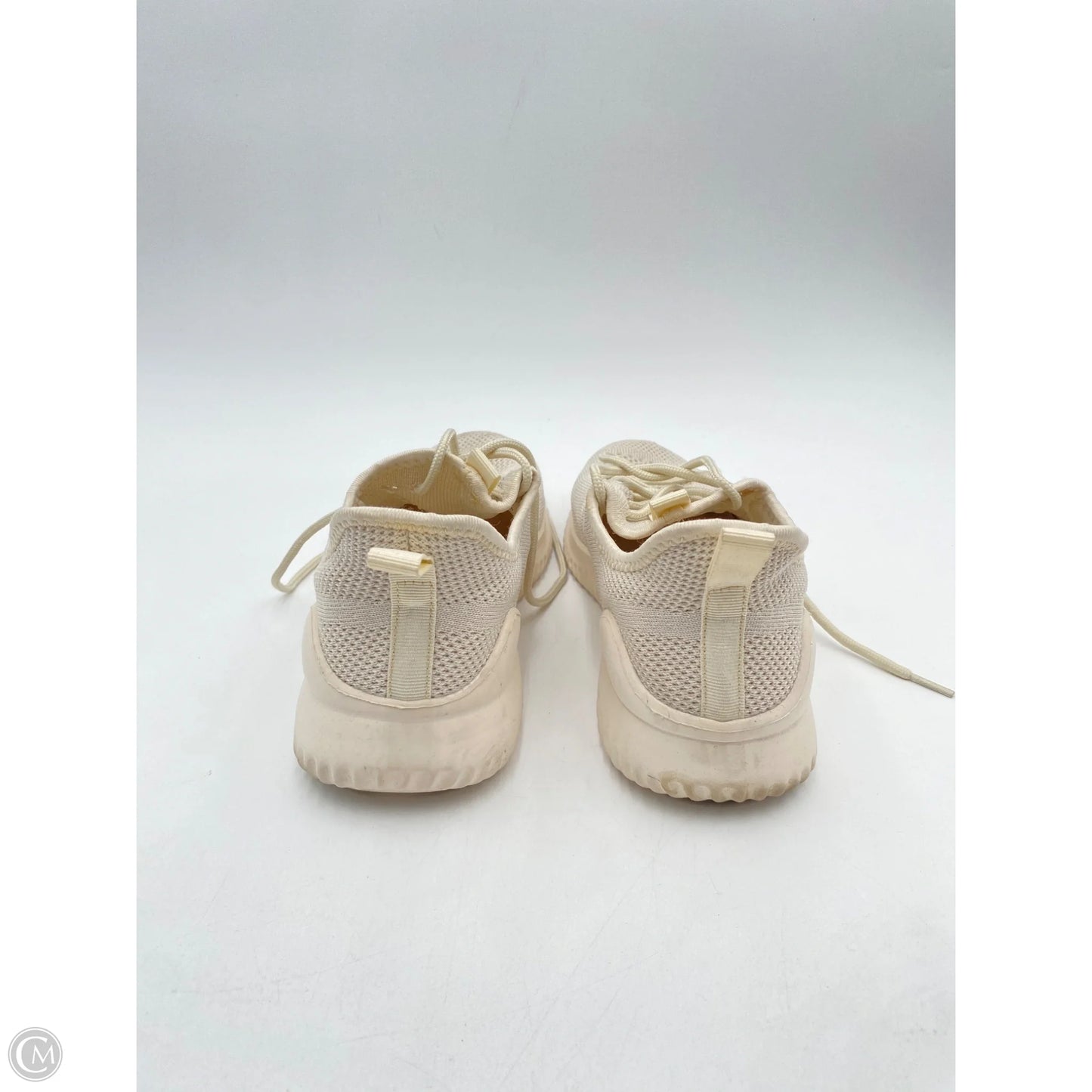 Shoes Sneakers By Clothes Mentor In Beige, Size: 7.5