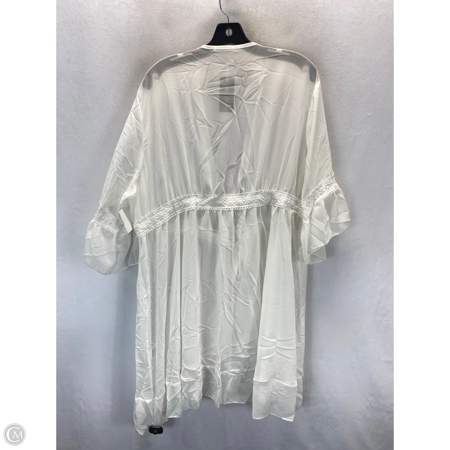 Cardigan By Clothes Mentor In White, Size: 1x