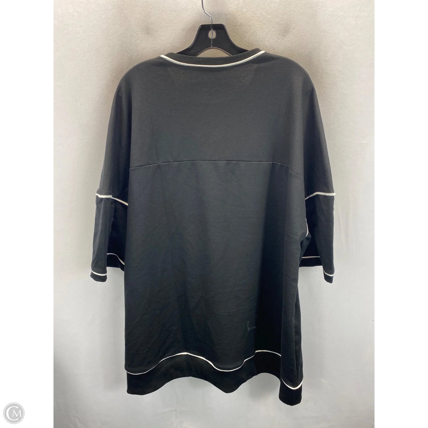 Top Short Sleeve By Clothes Mentor In Black & White, Size: Xl