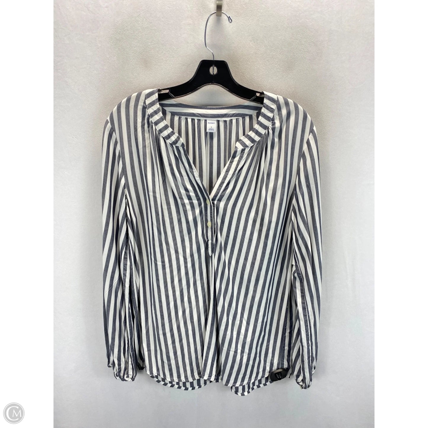 Top Long Sleeve By Old Navy In Grey & White, Size: S
