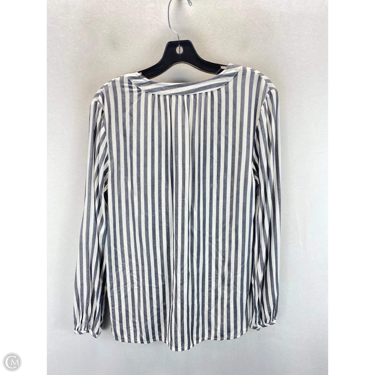 Top Long Sleeve By Old Navy In Grey & White, Size: S