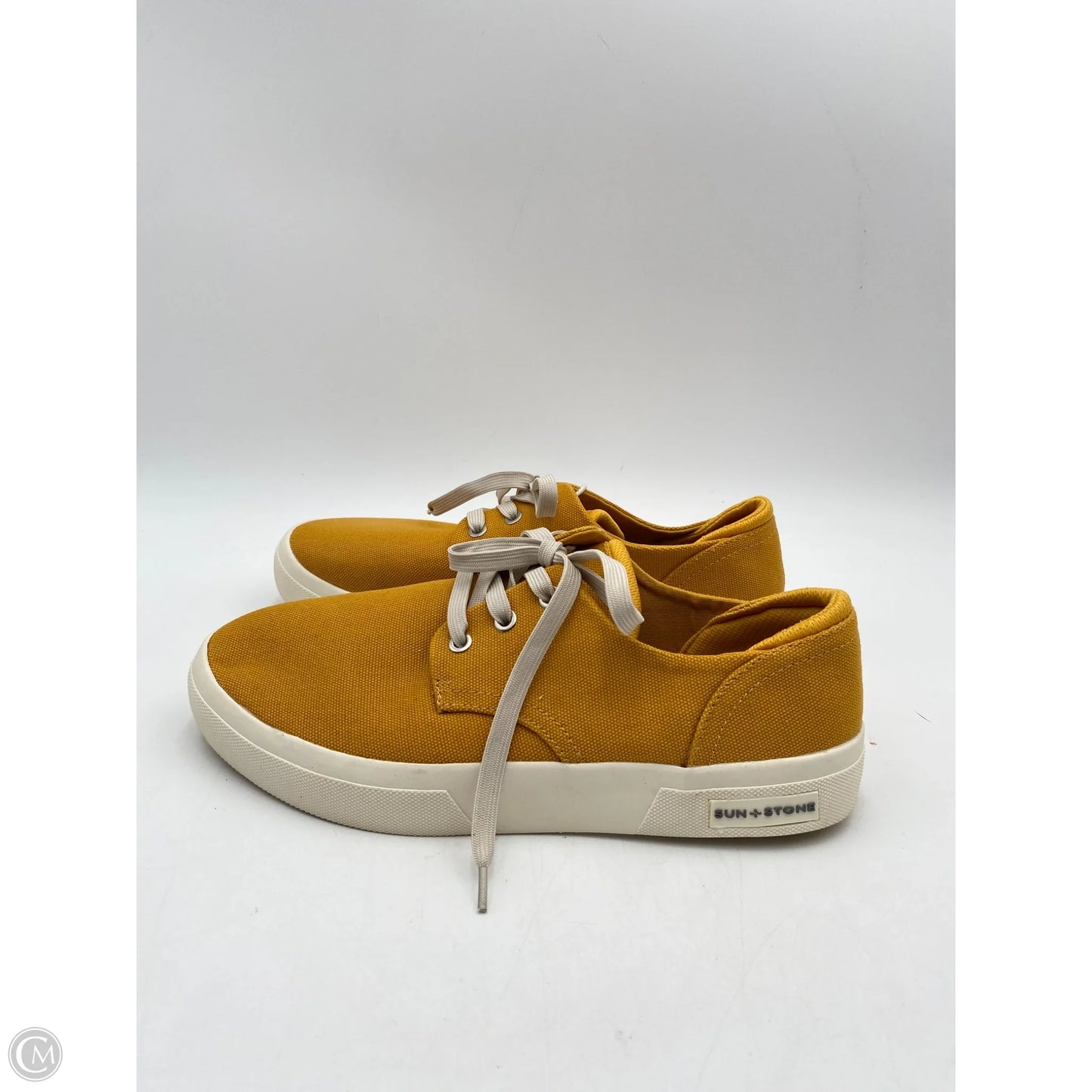 Shoes Sneakers By Clothes Mentor In Yellow, Size: 9