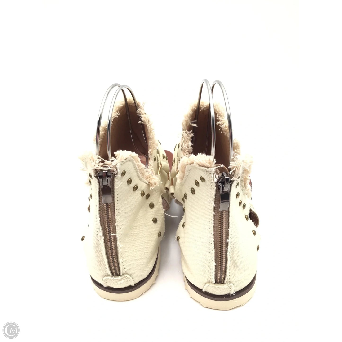 Sandals Flats By Clothes Mentor In Beige, Size: 10