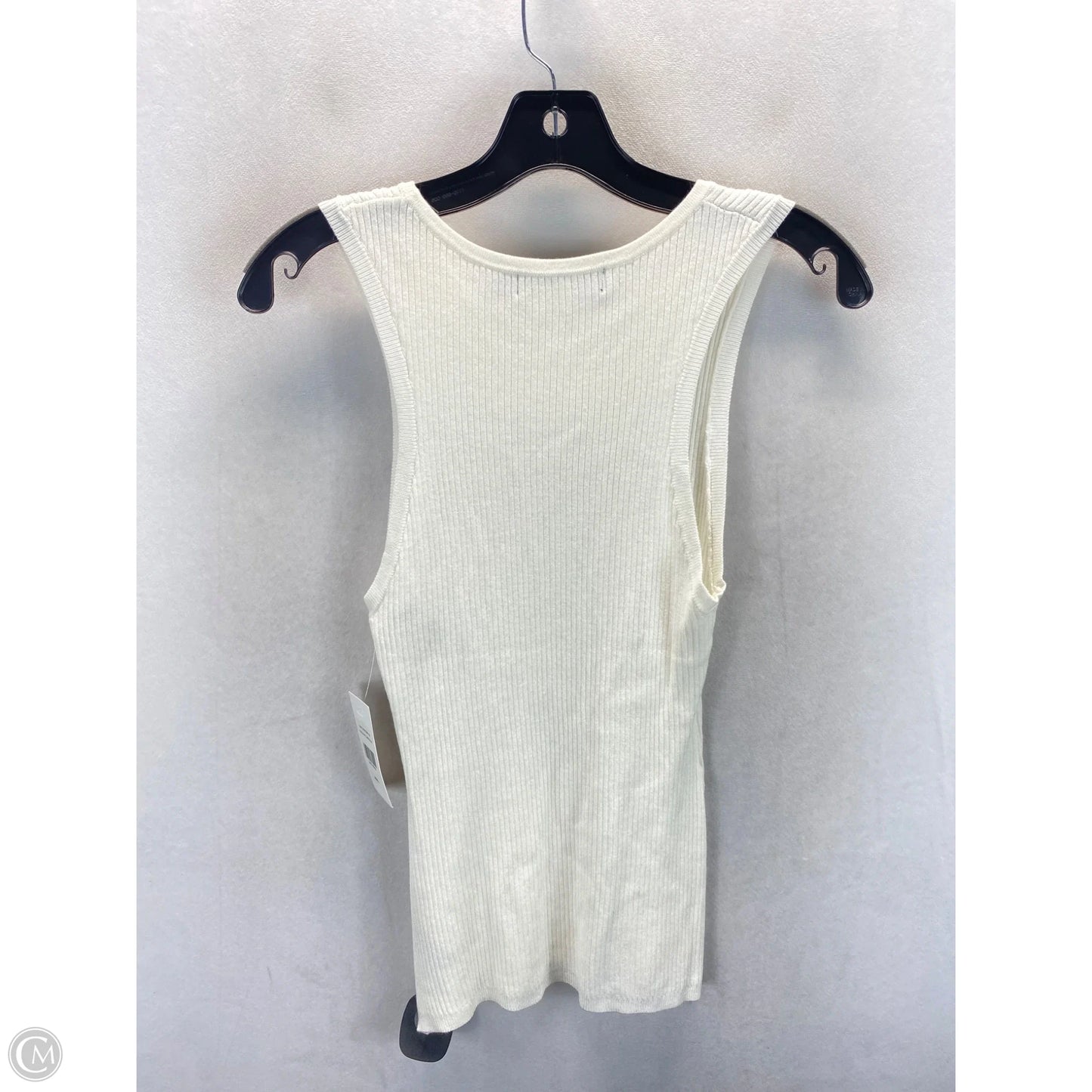 Top Sleeveless By Fashion To Figure In White, Size: 1x