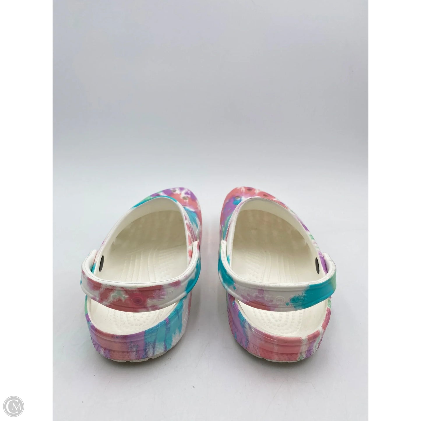 Shoes Flats By Crocs In Multi-colored, Size: 10