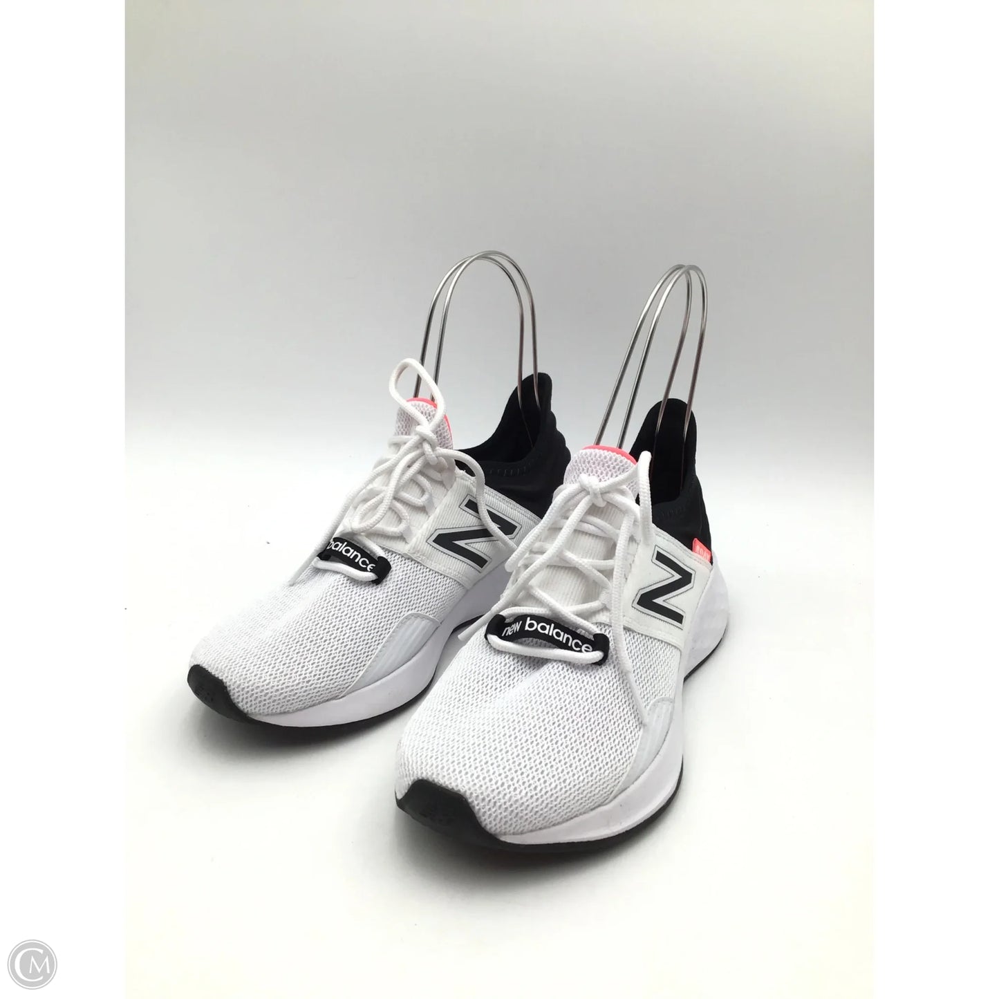 Shoes Athletic By New Balance In Black & White, Size: 7