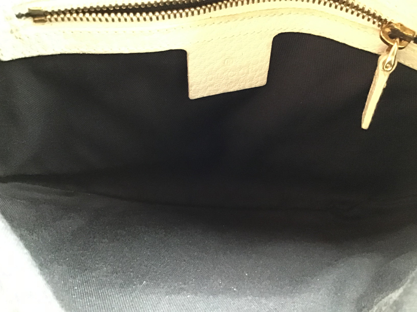 Handbag Luxury Designer By Gucci, Size: Small