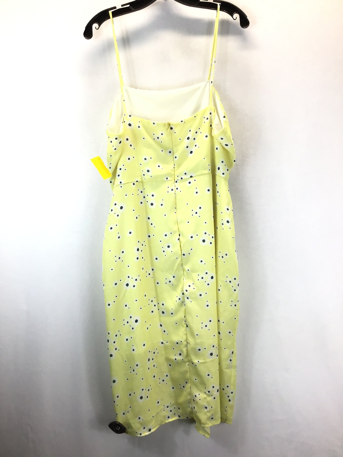 Dress Casual Short By Peach Love Cream California Size: Xl