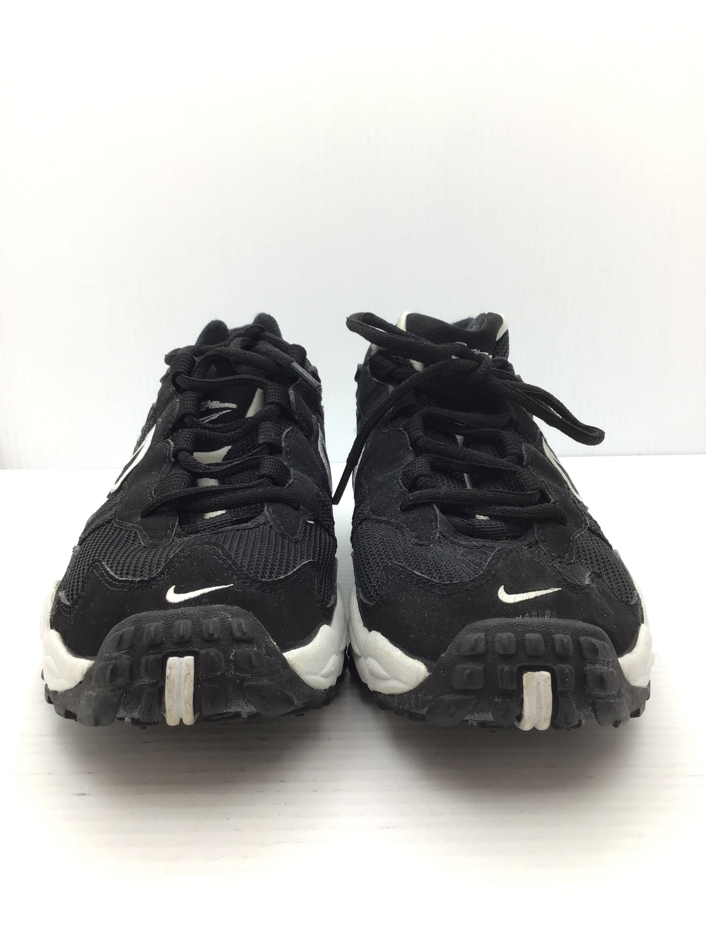 Shoes Athletic By Nike Size: 10