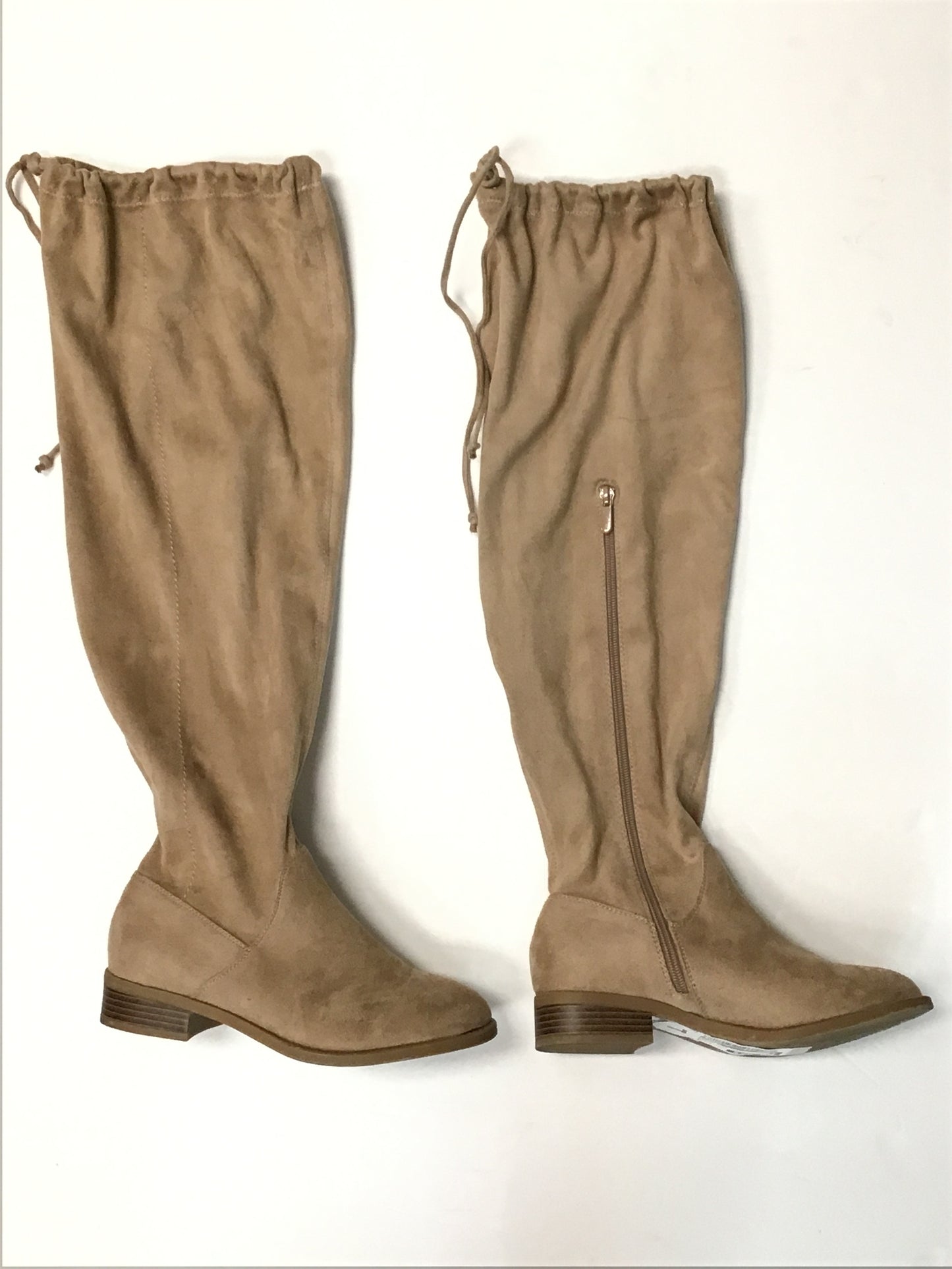 Boots Knee Flats By Torrid Size: 7