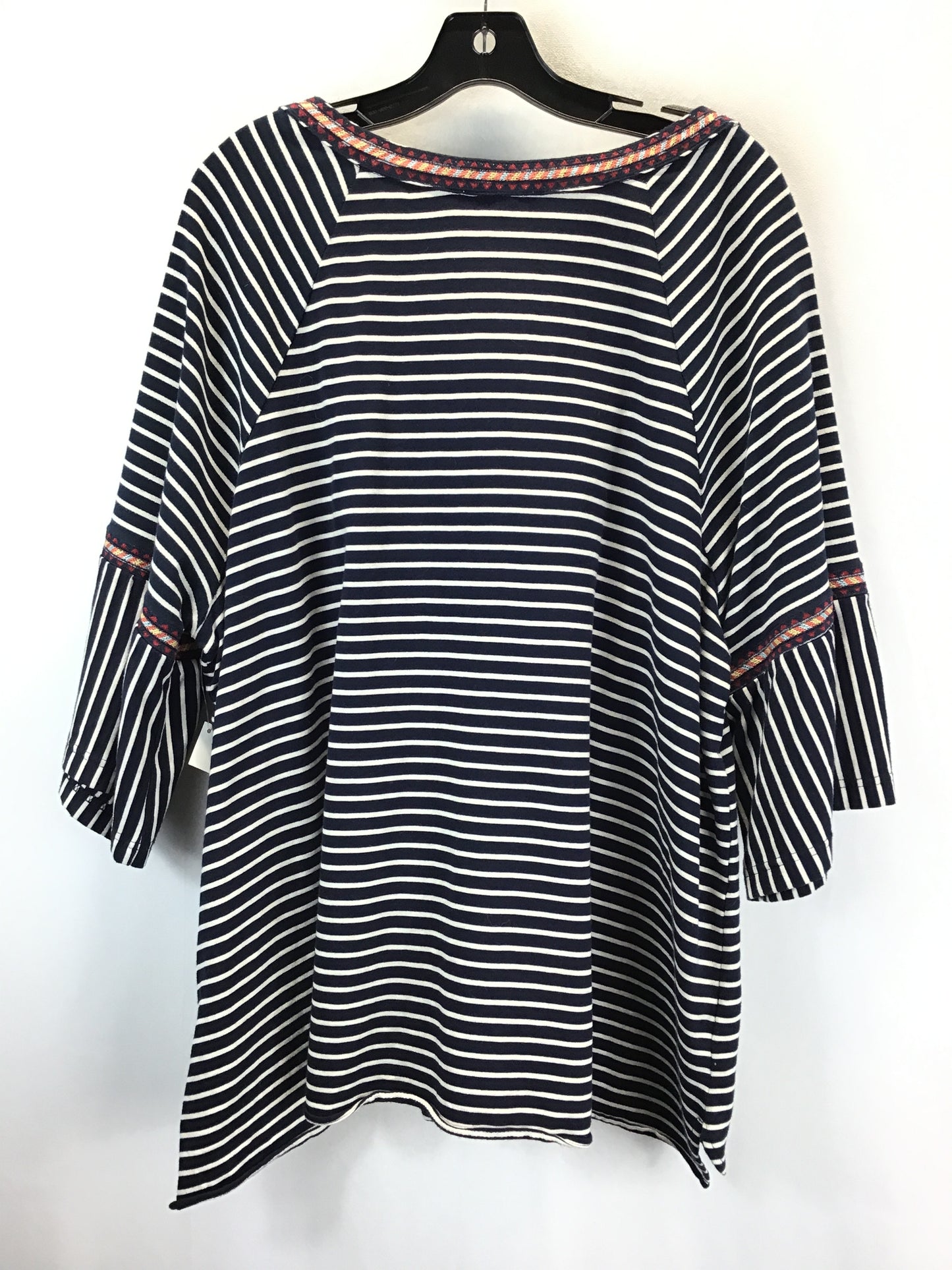 Top 3/4 Sleeve By Skies Are Blue Size: 3x