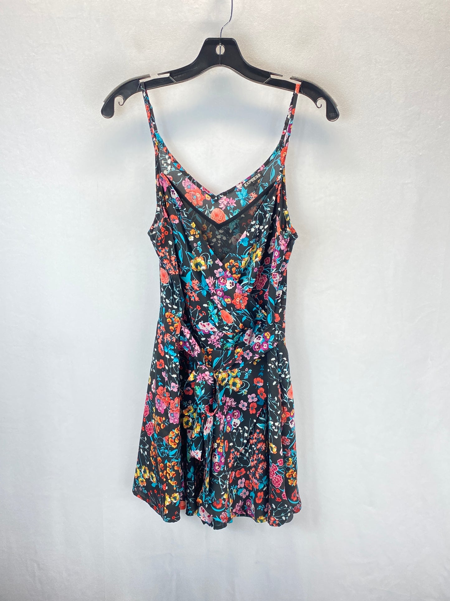 Dress Casual Short By Express Size: 8