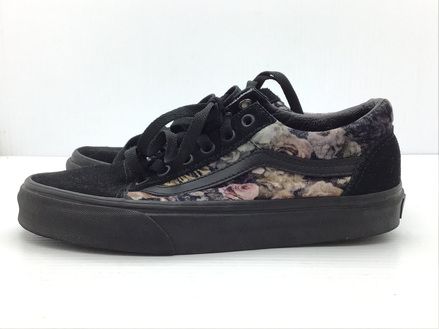 Shoes Athletic By Vans Size: 6