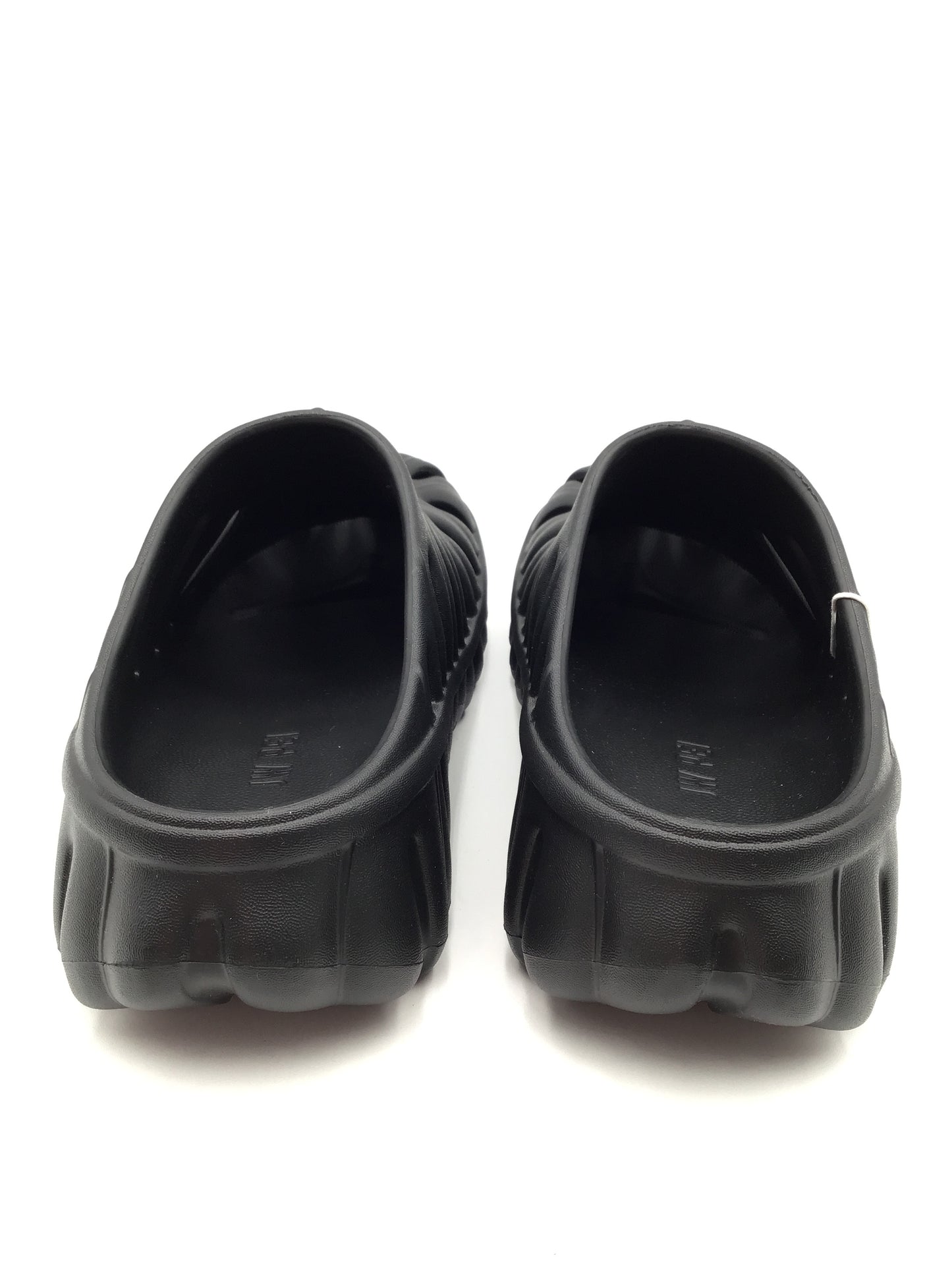 Shoes Flats By Cmc In Black, Size: 9