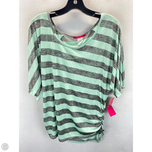 Top Short Sleeve By Julies Closet In Striped Pattern, Size: 1x