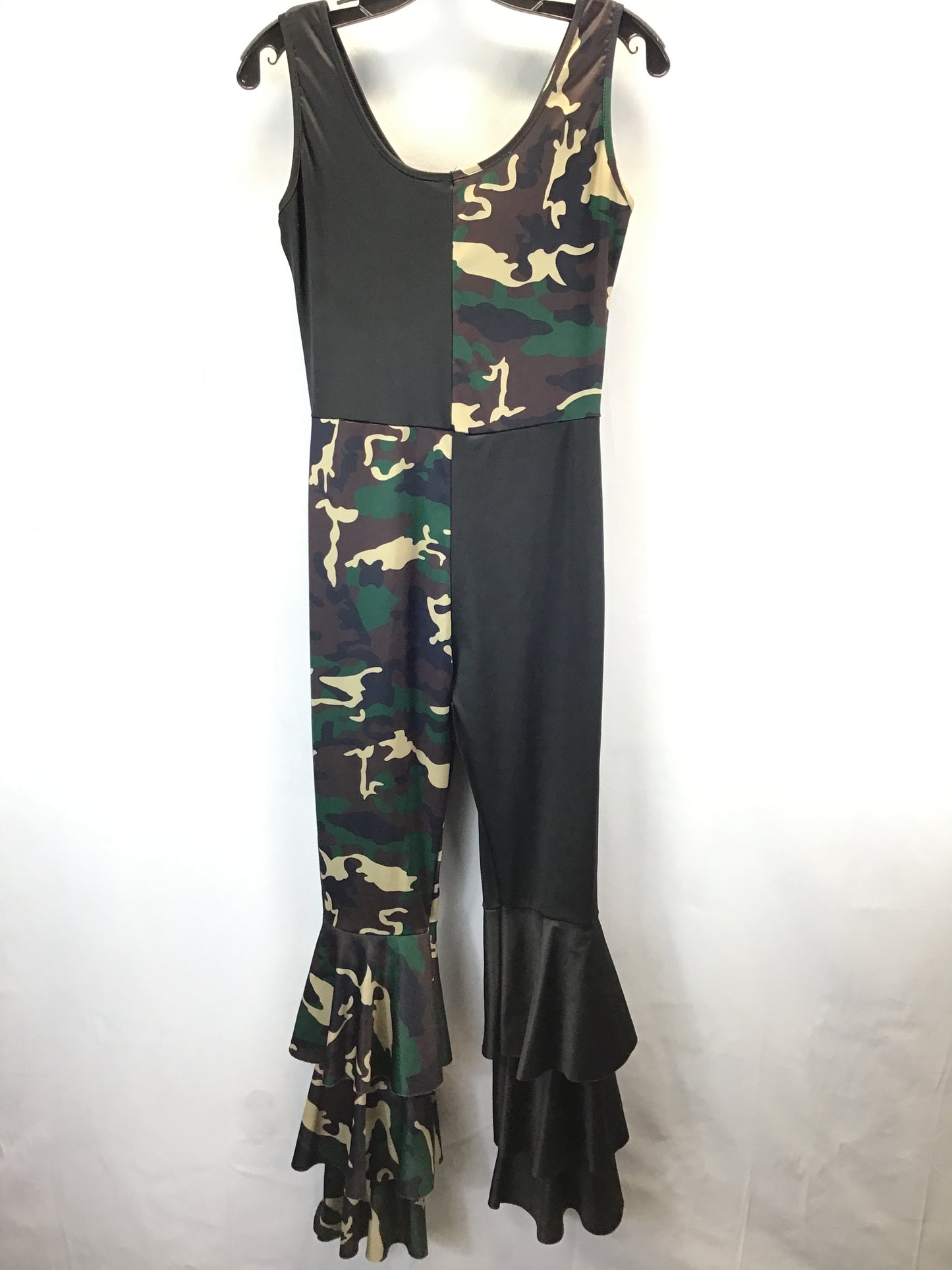 Jumpsuit By Clothes Mentor In Camouflage Print, Size: M