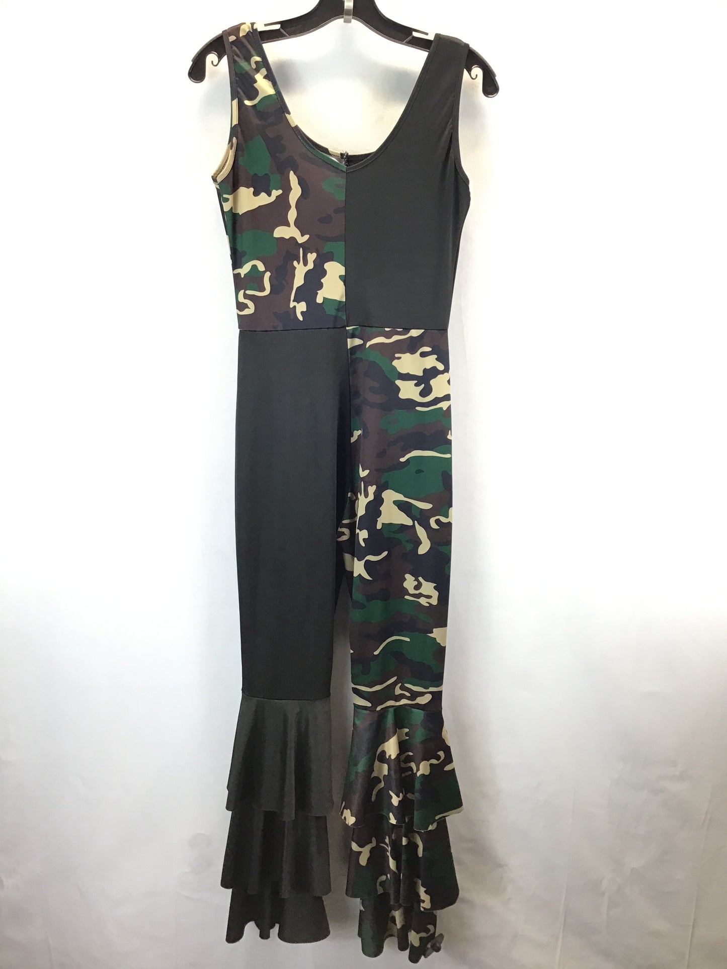 Jumpsuit By Clothes Mentor In Camouflage Print, Size: M