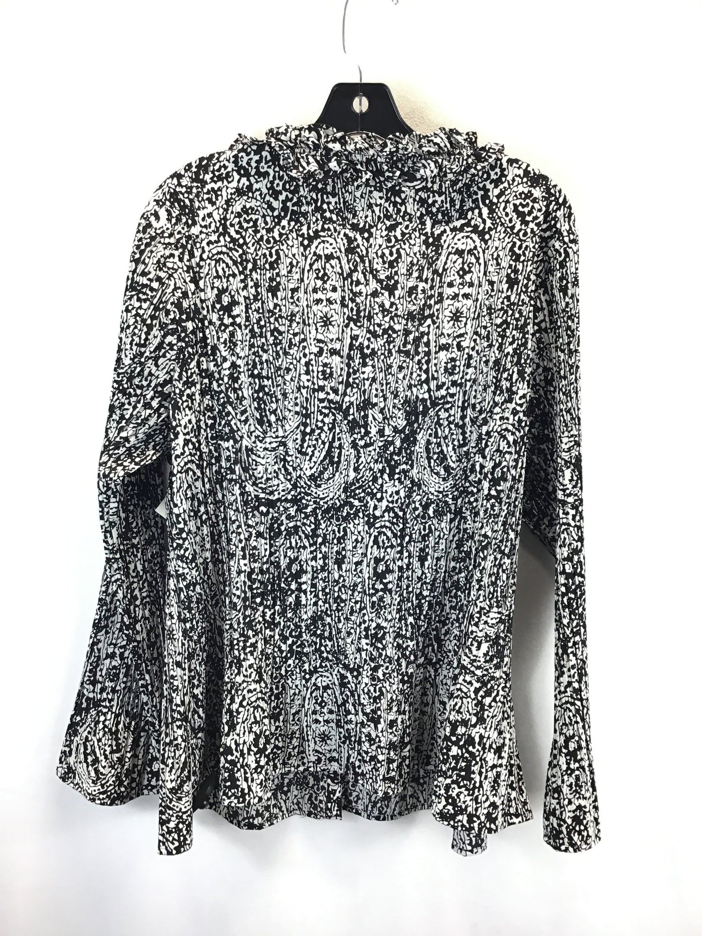 Top Long Sleeve By East 5th In Black & White, Size: 2x