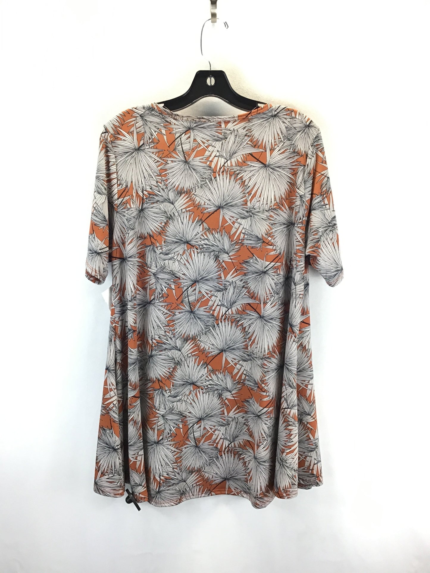 Top Short Sleeve By Lularoe  Size: L