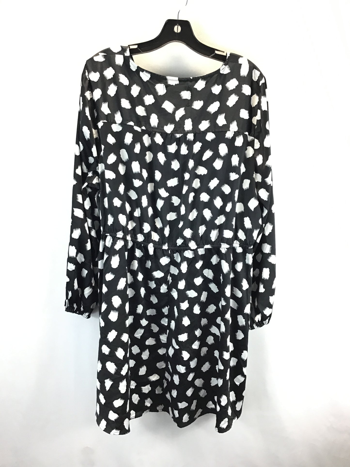 Top Long Sleeve By Lane Bryant In Black & White, Size: 1x