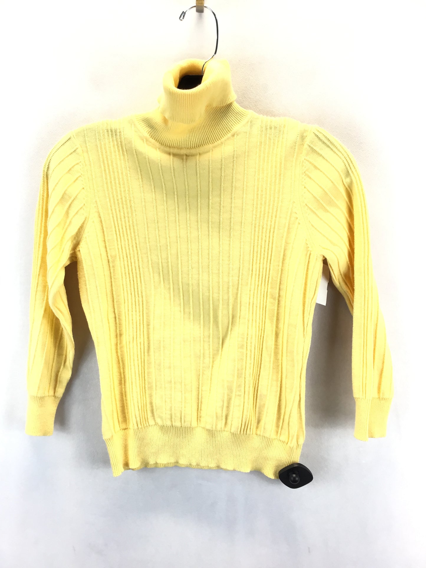 Top Long Sleeve Basic By Clothes Mentor In Yellow, Size: S