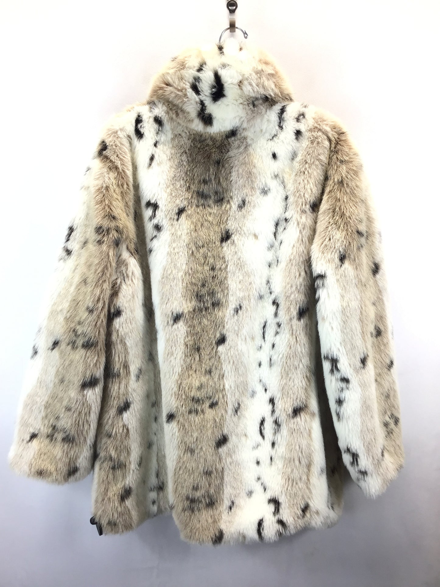 Coat Faux Fur & Sherpa By Clothes Mentor In Cream, Size: 1x