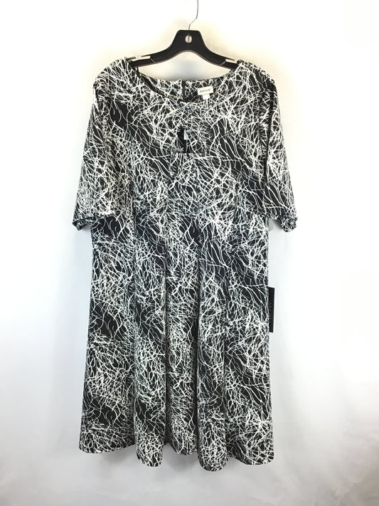 Dress Casual Midi By Avenue In Black & White, Size: 2x