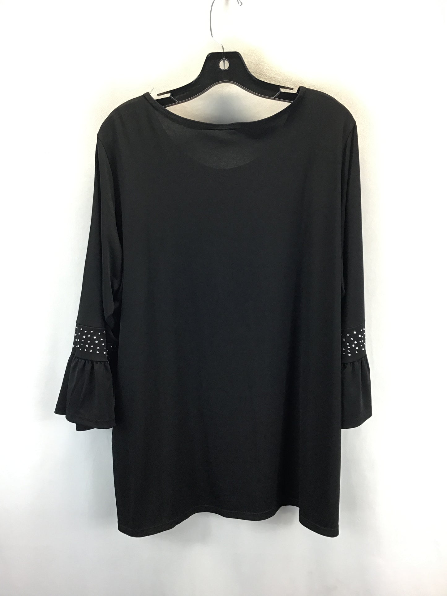 Top 3/4 Sleeve By Avenue In Black, Size: 2x