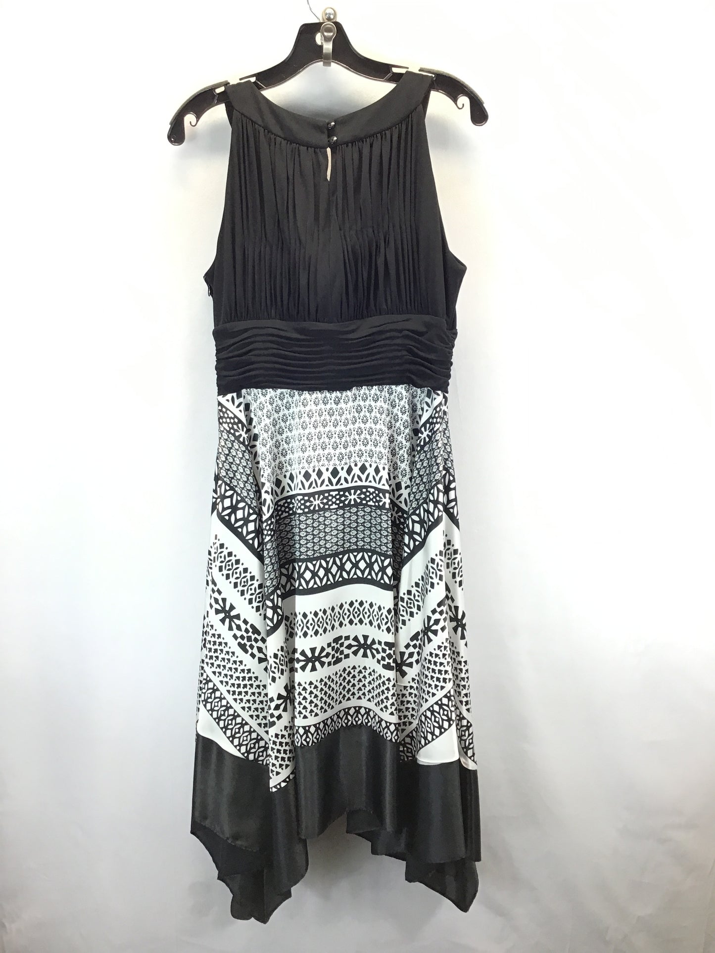 Dress Casual Midi By Melrose And Market In Black & White, Size: Xl