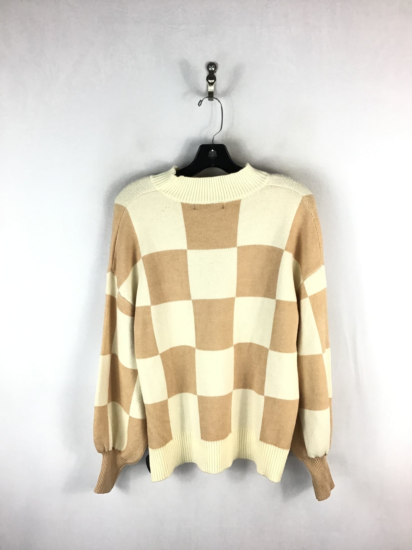 Sweater By Clothes Mentor In Cream & Tan, Size: M