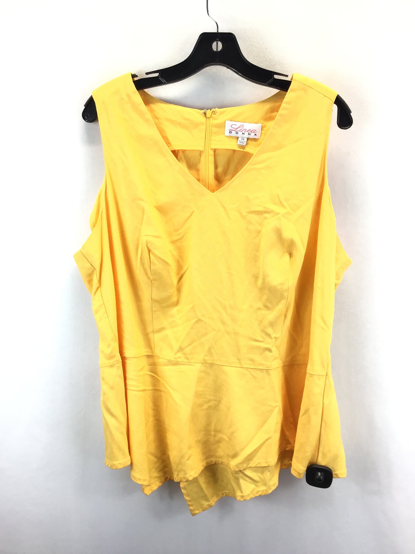 Yellow Top Sleeveless Clothes Mentor, Size 2x