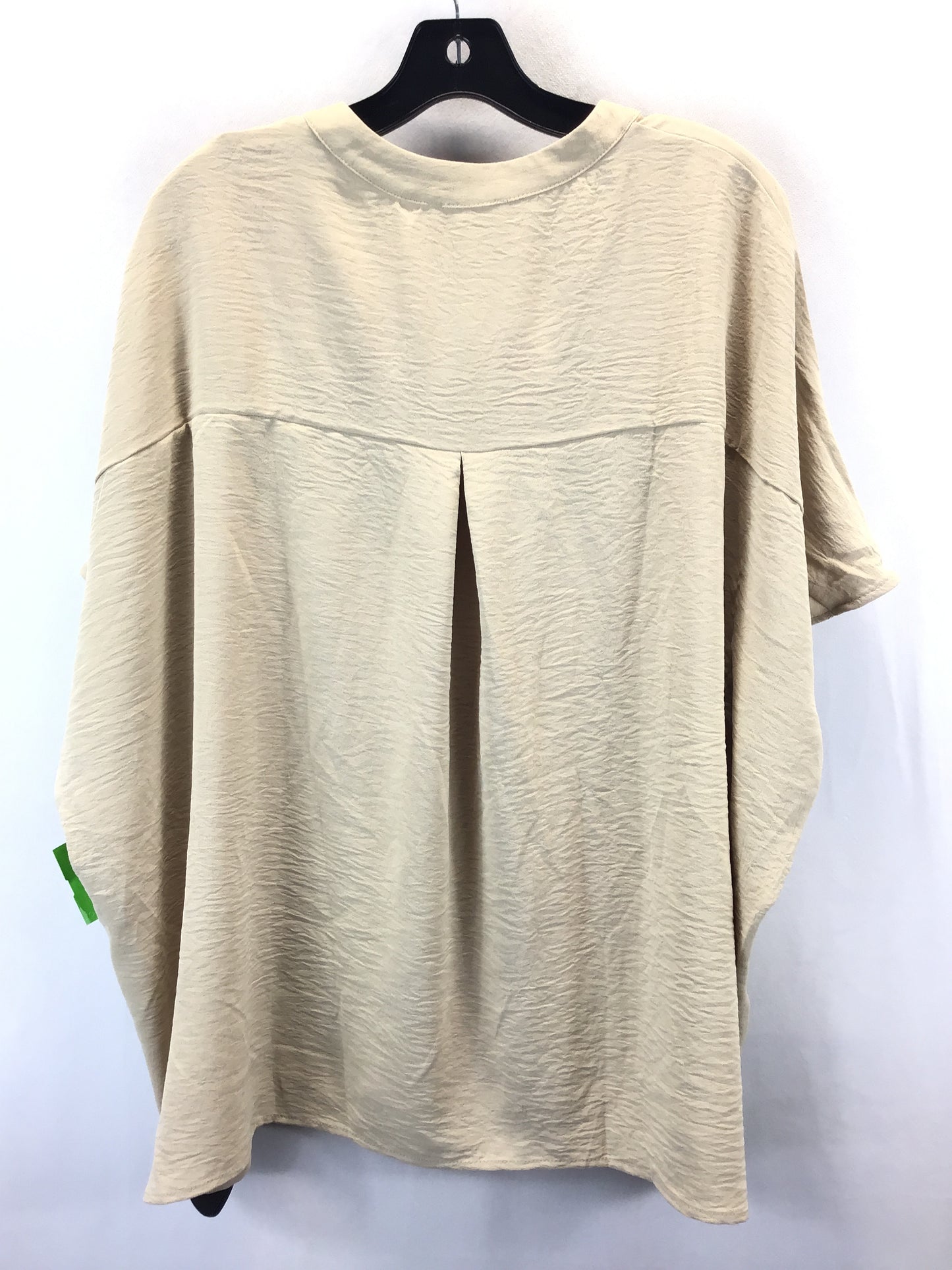 Top Short Sleeve By Andree By Unit In Beige, Size: 1x