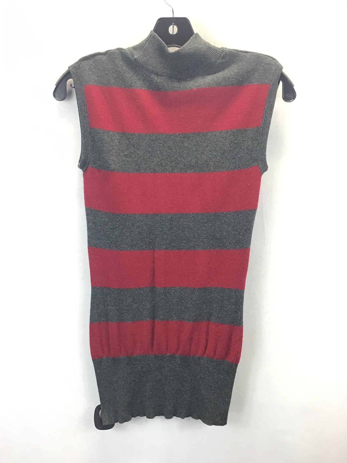 Top Sleeveless By Clothes Mentor In Grey & Red, Size: M