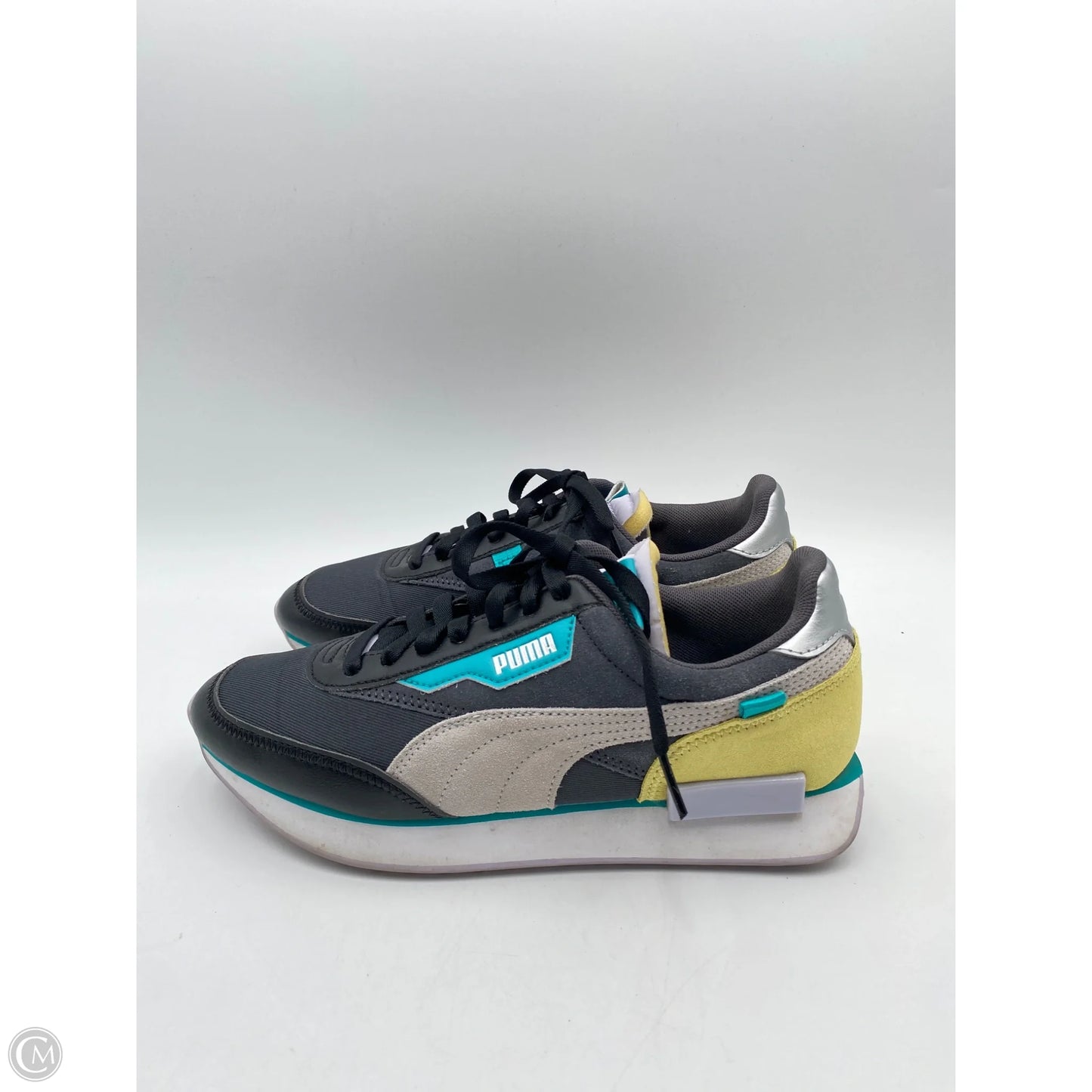 Shoes Athletic By Puma In Black & Yellow, Size: 9.5
