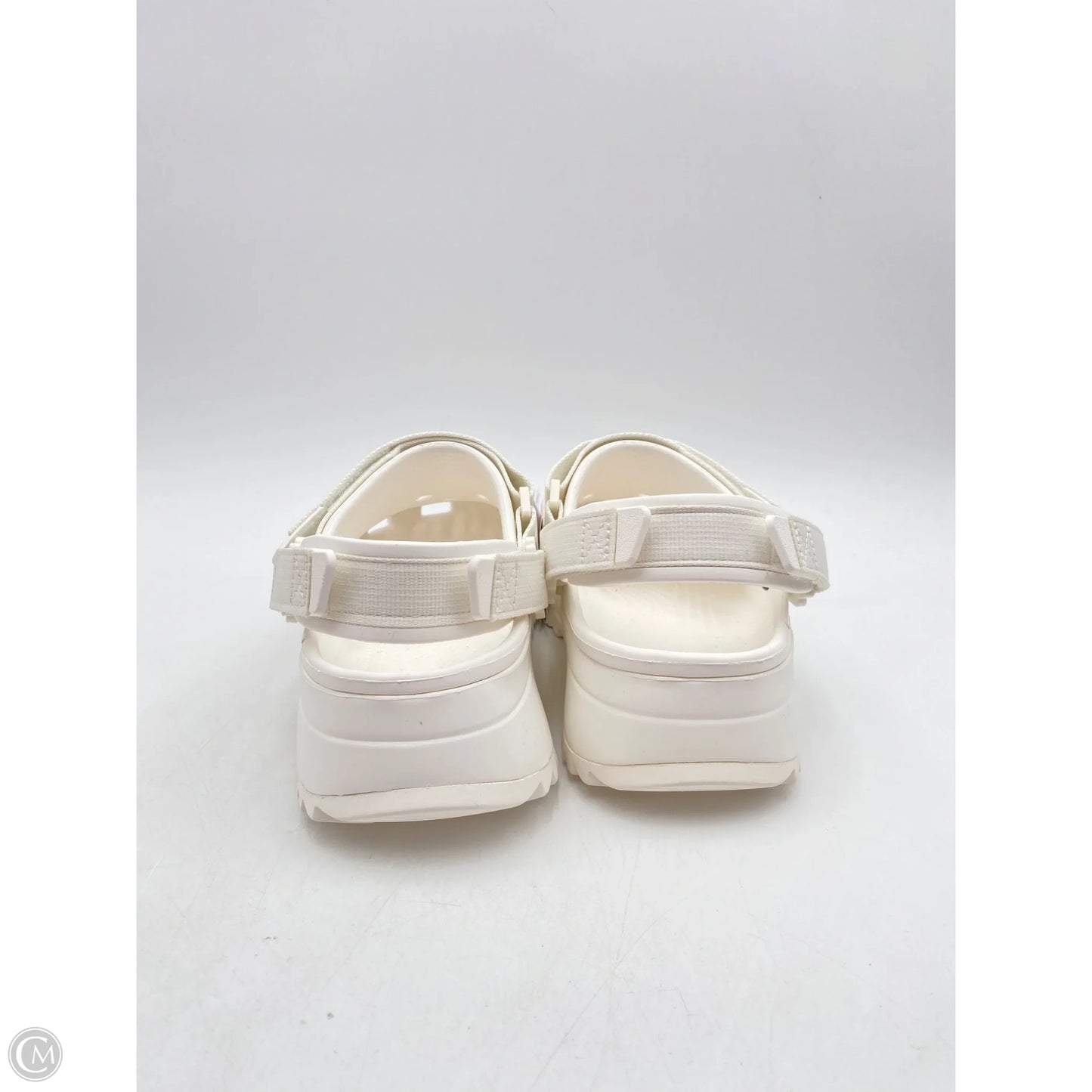 Shoes Flats By Crocs In White, Size: 5