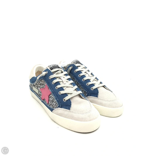 Shoes Sneakers By Clothes Mentor In Blue & Silver, Size: 11