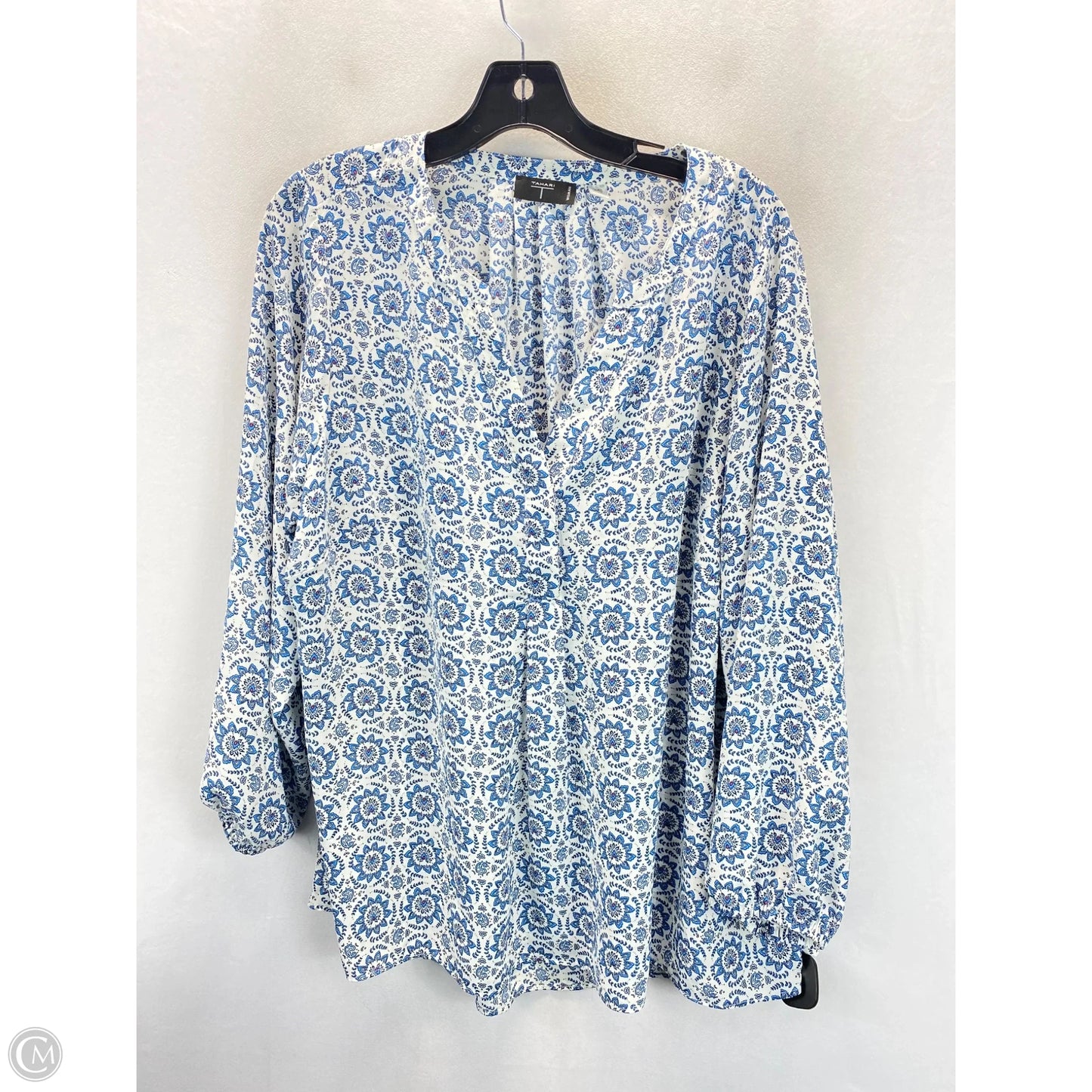 Top Long Sleeve By Tahari In Blue & White, Size: 1x