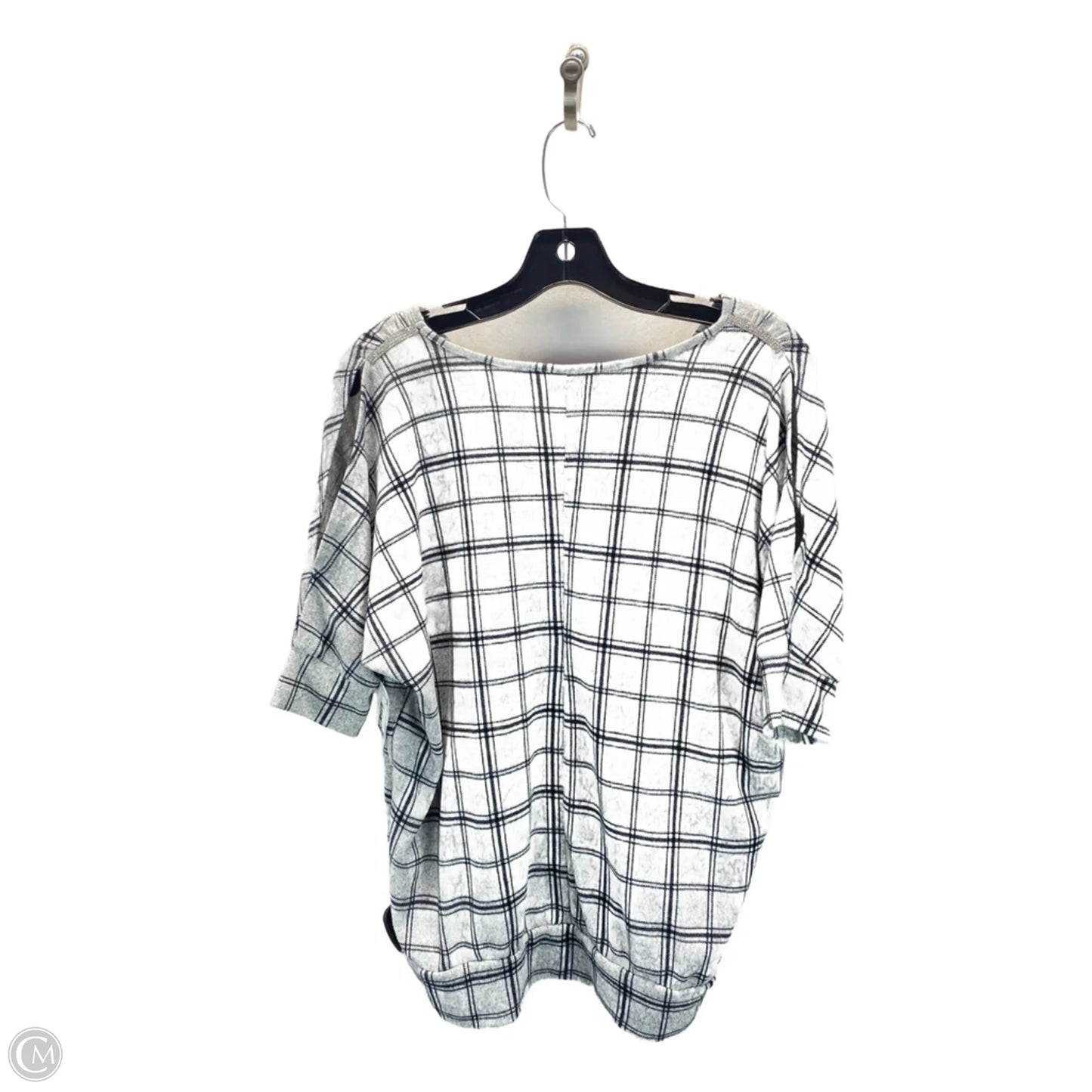 Top Short Sleeve By Clothes Mentor In Plaid Pattern, Size: S