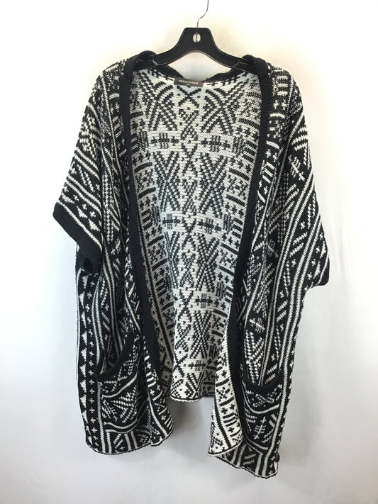 Cardigan By Fashion To Figure In Black & White, Size: 3x