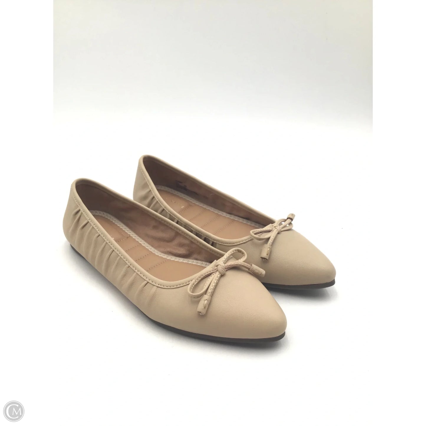 Shoes Flats By Clothes Mentor In Beige, Size: 8
