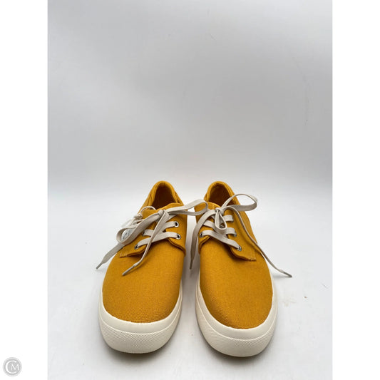 Shoes Sneakers By Clothes Mentor In Yellow, Size: 9
