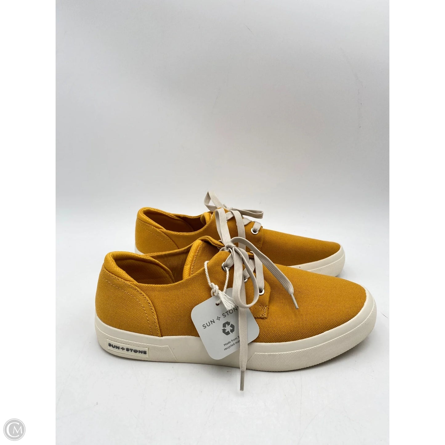 Shoes Sneakers By Clothes Mentor In Yellow, Size: 9