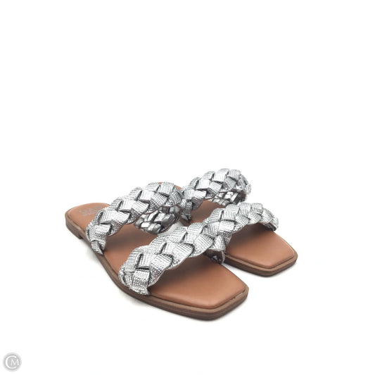 Sandals Flats By Madden Nyc In Silver & Tan, Size: 9.5