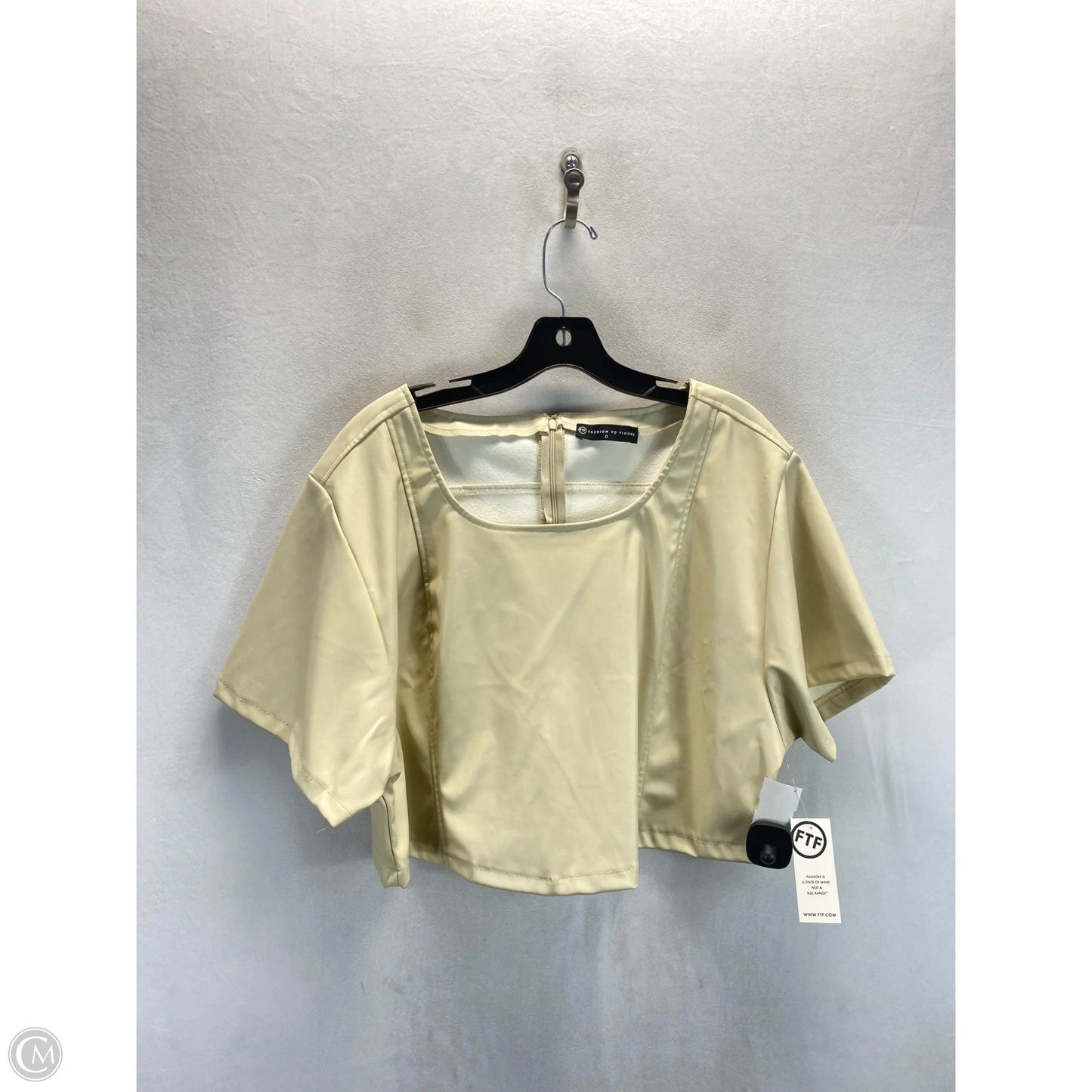 Top Short Sleeve By Fashion To Figure In Tan, Size: Xl