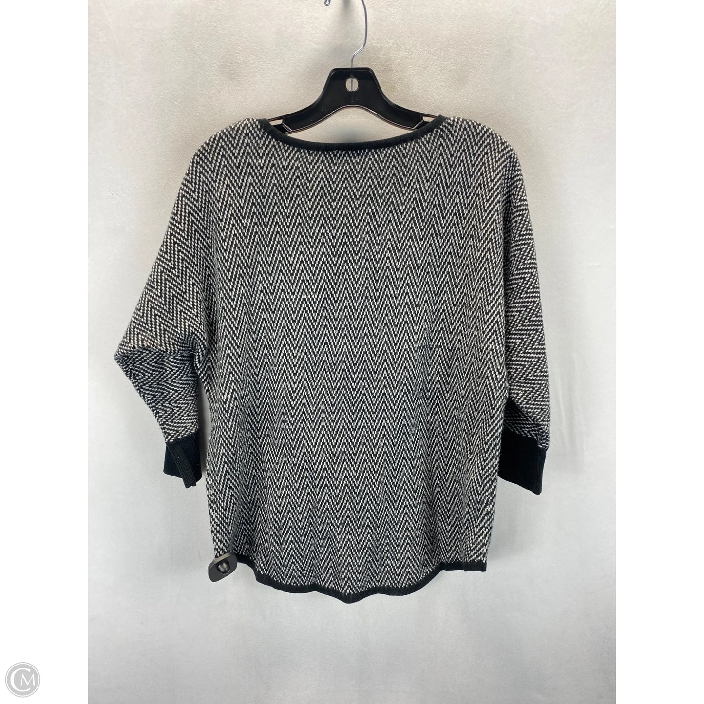 Sweater By Clothes Mentor In Black & White, Size: M