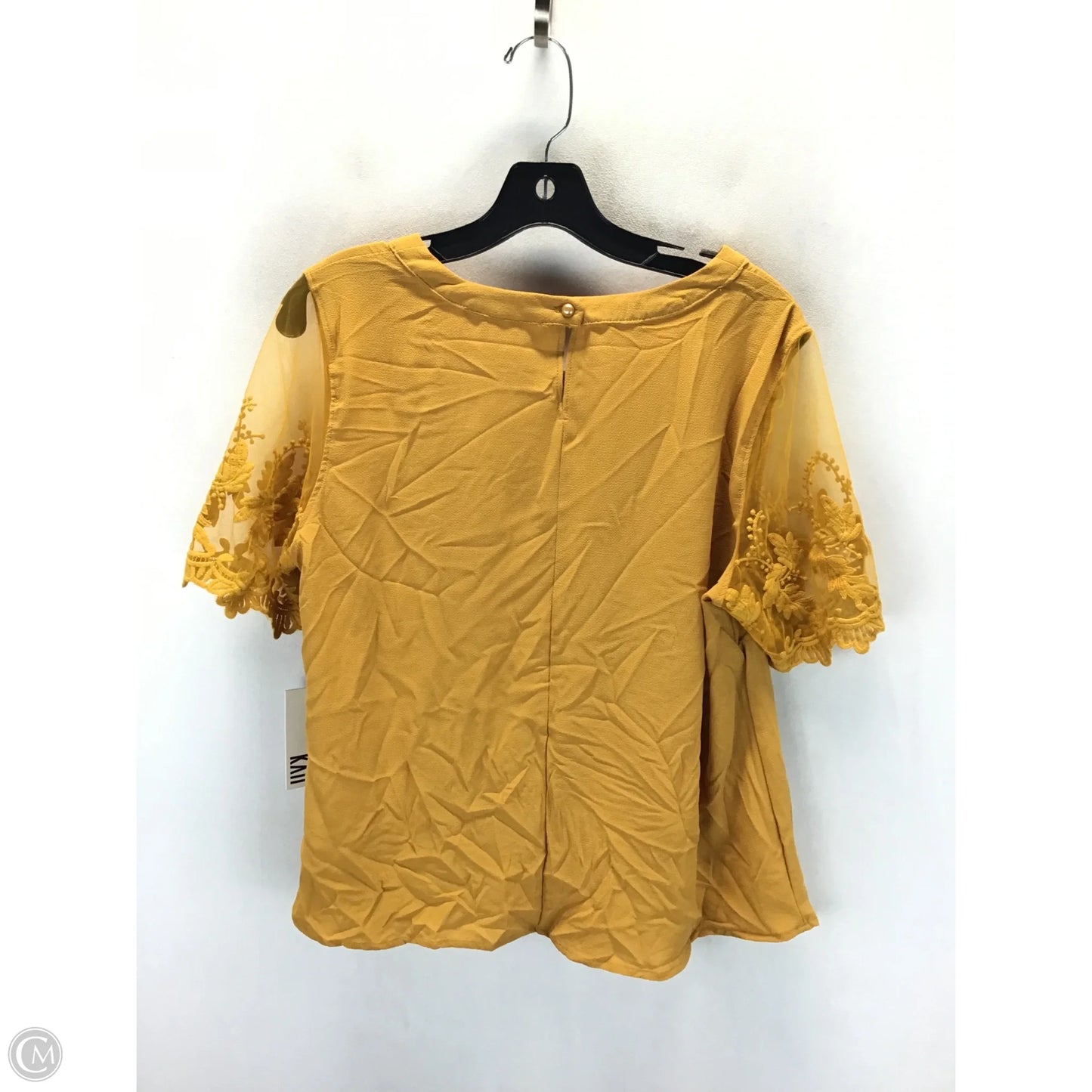 Top Short Sleeve By Clothes Mentor In Yellow, Size: Xl