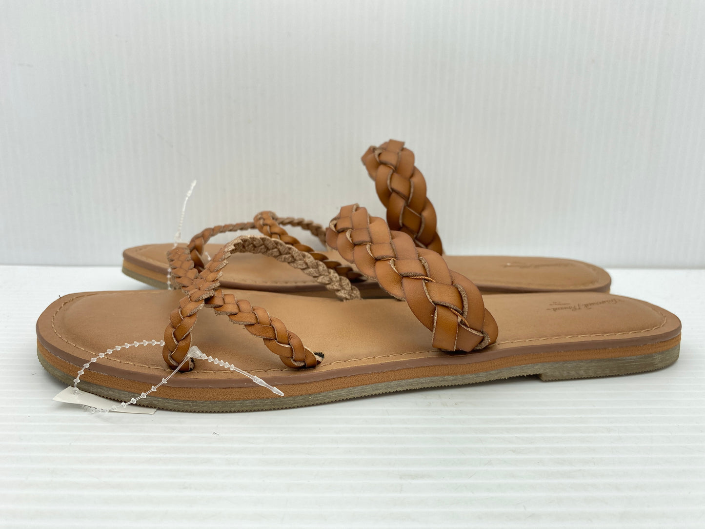 Sandals Flats By Universal Thread  Size: 9